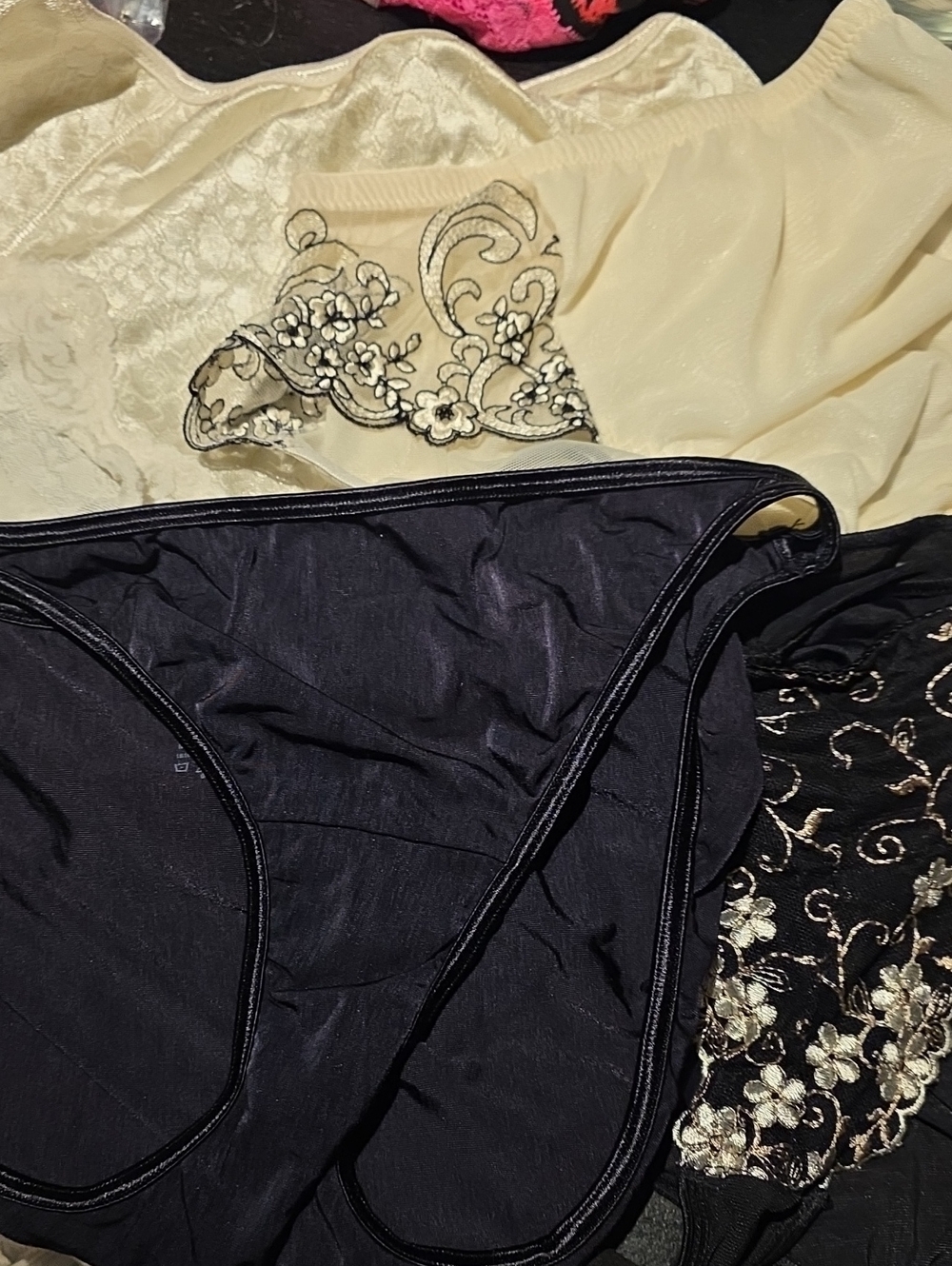 Black and Cream Decorative Bedding Set - Unbranded